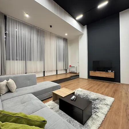 Loft Premium Apartment-5 Apartament *